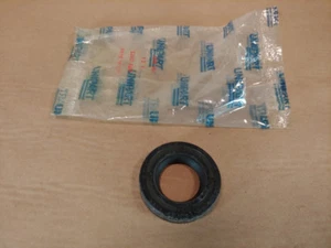 Triumph TR7 TR8 Original Rear Axle Hub Seal GHS181 NOS - Bild 1 von 7