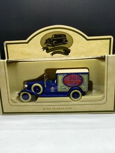 Lledo Days Gone 1933 Packard Van Walkers Crisps Modelcar Collectable Diecast - Picture 1 of 4