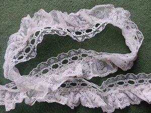 4 Yds Soft Ruffled White Nylon Insertion Lace 1.5" Wide - Sewing, Bridal - Picture 1 of 6