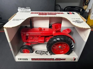 ERTL INTERNATIONAL 600 DIESEL 1/16 SCALE DIECAST TRACTOR A11 - Picture 1 of 5