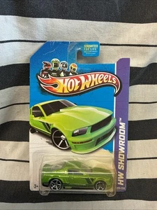 2013 Hot Wheels '07 Ford Mustang 229/250 X1807 verde (HW667) - Foto 1 di 3