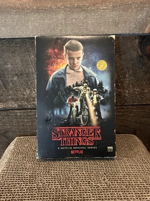 Stranger Things сезон 1 коллекционное издание ретро VHS бокс-сет DVD - Изображение 1 из 4