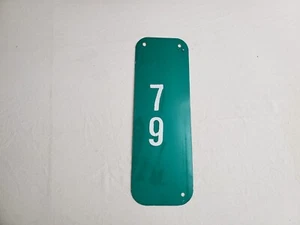 Reflektierende Meilenmarkierung 79 Metall Straße im Ruhestand Straßenschild 18” x 6” gebraucht - Bild 1 von 4