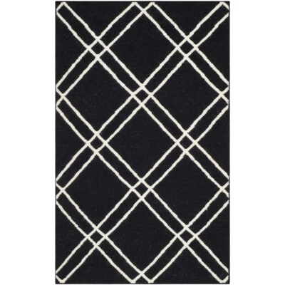 SAFAVIEH Dhurries DHU638A Handwoven Black / Ivory Rug - Image 1 of 4