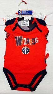 NBA WASHINGTON WIZARDS Set Creeper Neonato 3 Pezzi Taglia 3/6 Mesi - Foto 1 di 7