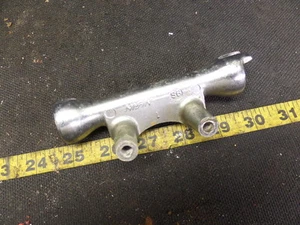 1985 KAWASAKI ZL900A BRAKE FLUID TUBE BRACKET - Imagen 1 de 1