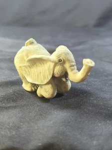 Miniature Resin Kneeling Bowing Elephant Mini Figure Gray Grey Small 2.5”L Rare - Picture 1 of 6