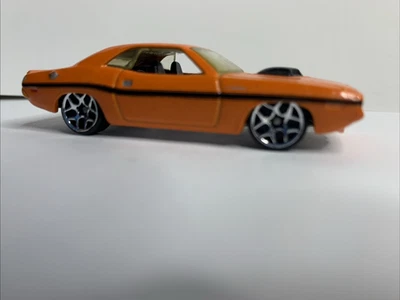Hot Wheels 2006 New Models '70 DODGE CHALLENGER HEMI (Orange)  - Image 1 of 4