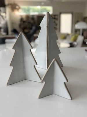 Nuevo. Árbol de mesa decorativo de gres West Elm Mill. Juego de 3 Foto 1 de 4