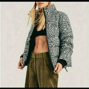 Chaqueta acolchada de algodón sobre leopardo talla MEDIANA - Imagen 1 de 12