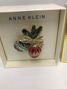 $28 Anne Klein gold tone crystal & stone Christmas ornament pin J2 - Picture 1 of 5