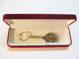 2002 OLYMPISCHE WINTERSPIELE Salt Lake City Utah USA ZINN Schlüsselanhänger mit Sport im Etui - Bild 1 von 8
