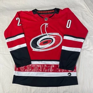 Carolina Hurricanes Hockey Jersey Uomo Large L Rosso Adidas Sebastian Aho NHL Logo - Foto 1 di 12