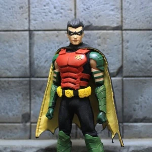 1/12 Custom DC Multiverse Red Robin Tim Drake Mezco Kit Conversion Sculpt - Picture 1 of 12