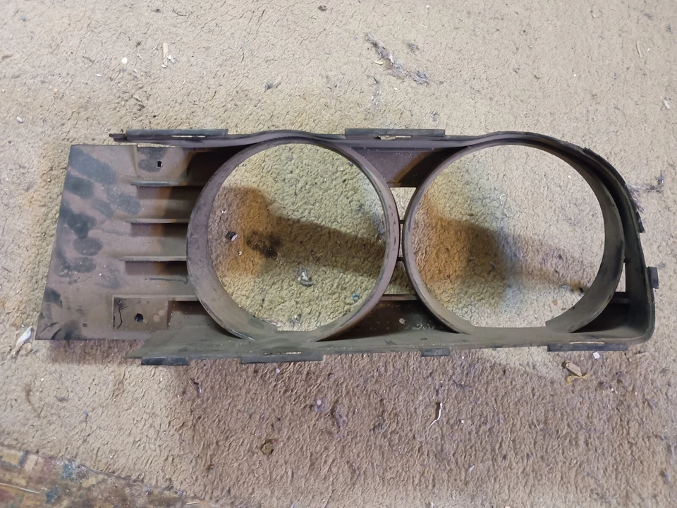 Rejilla radiador izquierdo original Opel Manta A GTE 3459528 Foto 1 de 3