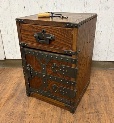 Cassettiera antica giapponese Tansu contenitore in legno Funa-tansu con chiave - Immagine 1 di 4