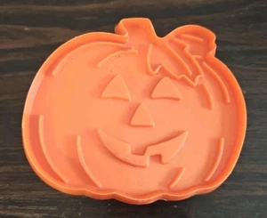 Vintage Hallmark Hard Plastic Orange Pumpkin Halloween Cookie Cutter - Picture 1 of 3