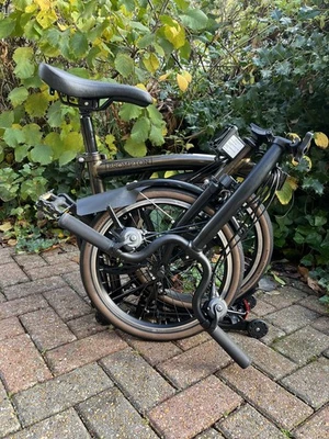 Brompton C Line Explore 6-Speed Black Lacquer Edition with Mid-Handle Bars 🌏📦 - image 1 of 4