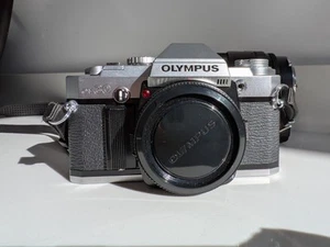 OLYMPUS OM30 -- TESTED + Broken Early Auto-focus Lens - Picture 1 of 10