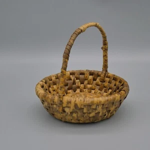 Cesta de ratán tejida miniatura vintage con mango baratija redonda 4" x 3,75" - Imagen 1 de 11