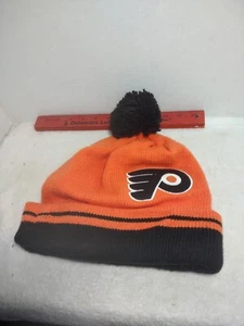NHL Mitchell Ness KE84 Jersey Stripe Cuffed Pom Knit Beanie Philadelphia Flyers - Bild 1 von 4