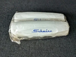 SCHWINN BICYCLE VINTAGE NOS WHITE w/BLUE LETTERS HAND GRIPS 1960's ORIGINAL - Bild 1 von 6