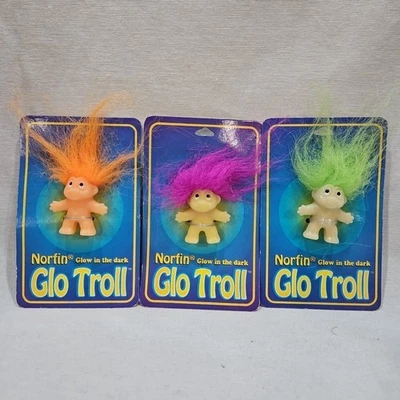 Juego De 3 De Colección Norfin Brilla en la Oscuridad GLO TROLL TOPPER En Tarjeta Original Nuevo De Lote Antiguo Foto 1 de 4