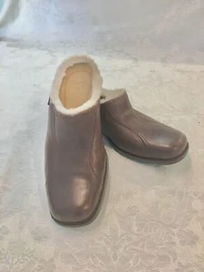 Warm size 10.5 Narrow Ugg Leather Brown Sheepskin Slides Mules Flat Loafers - Picture 1 of 8