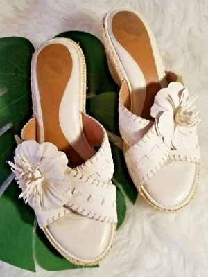 Sandalias de tacón de cuña de cuero crema Nurture Myrtle 9 M Foto 1 de 4