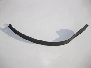 Mercedes-Benz A1647201478 Sealing rubber front door to the right fender ML W... - Bild 1 von 4