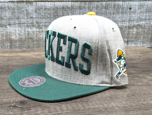 VTG Mitchell & Ness Green Bay Packers Retro Logo Design Adjustable Hat