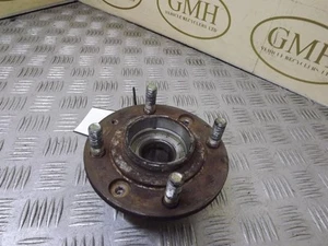 Buje trasero Mitsubishi Carisma pasajero izquierdo NS y ABS gasolina 1.6 2000-04U - Imagen 1 de 4