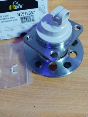 Conjunto de cojinete y buje de rueda trasera/con abs NT512357 Chevrolet GMC Pontiac... Foto 1 de 4