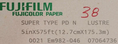 Nuevo Papel Película Archivo Cristal Fujicolor 76.2cmX52m 30"X170' Perla Brillante FUJI Foto 1 de 4