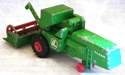 Matchbox Lesney King Size K9 CLAAS COMBINE HARVESTER Tractor Missing tires & pin - Image 1 of 4