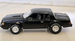 Johnny Lightning 1987 Buick Grand National 1:64 Black Goodyear Real Riders 1996 - Bild 1 von 10