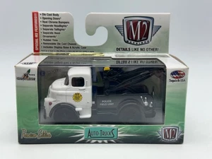 M2 Auto-Trucks 1957 Dodge COE Wrecker Tow Truck, Black & White, R29, 1:64, NIB - Picture 1 of 13
