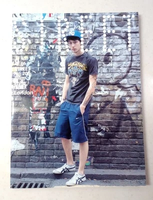 STREET 2008 Street Fashion Snaps Japan Magazine 205 London Fruits - Image 1 of 4