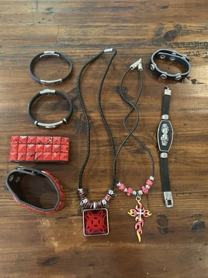 Lote de joyas collar pulsera punk rock gótico calavera y huesos tema candente Foto 1 de 4