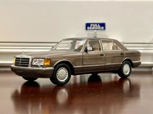 Norev Mercedes Benz 560 SEL Metallic Brown Vintage 1/18 - Picture 1 of 4