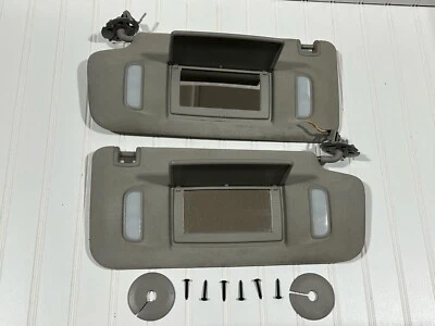 2010 - 2017 GMC TERRAIN EQUINOX Sun Visor LH RH SET OF 2 OEM GRAY w Illumination - Imagem 1 de 4