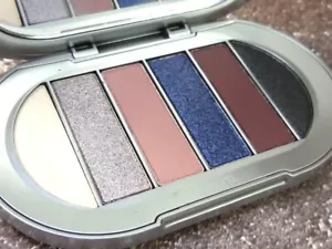 R.E.M. Beauty Midnight Shadows Eyeshadow Palette MIDNIGHT SNACK 8g / 0.28 oz NIB - Picture 1 of 2