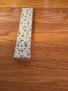 Elegante abanico de mano antiguo vintage pintado a mano con flores de pensamiento de encaje con caja - Imagen 1 de 7