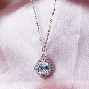Collar triángulo brillante relleno oro amarillo 18K circonita cúbica gota pera - Imagen 1 de 7