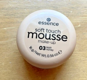 Essence Soft Touch Mousse Make-up 03 Matt Honey 16g - Bild 1 von 2