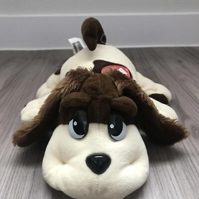 2000 libras cachorros peluche Jakks cachorro perro con cuello rojo carretas cola y ladridos juguete Foto 1 de 4