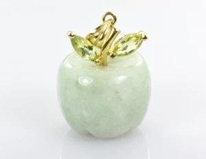Colgante de manzana tallada en jade verde con detalles de peridoto oro amarillo de 14 k - Imagen 1 de 3