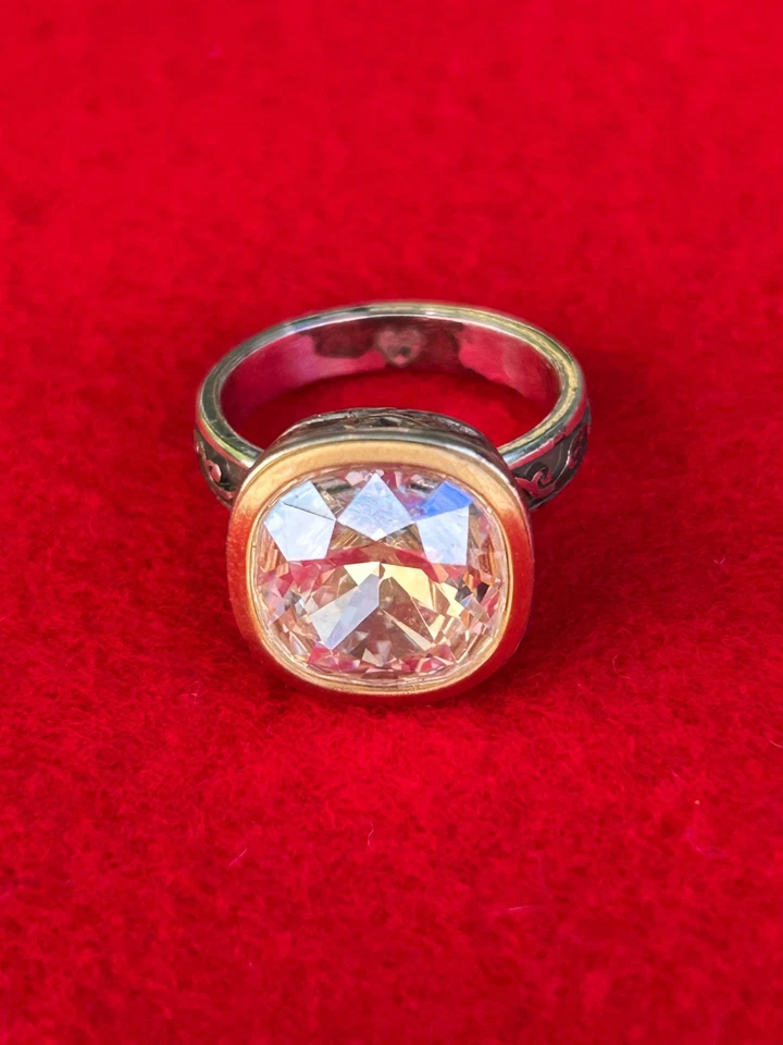 VINTAGE BRIGHTON VENUSIAN IRIDESCENT CLEAR SWAROVSKI CRYSTAL SIZE 6 to 6.25 - Image 1 of 4