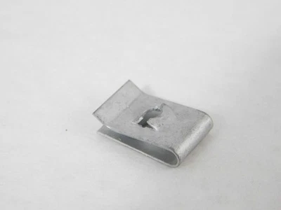 Panel central tuerca OEM 66871-611-000 2 NOS 91-07 Honda CBR600F2 GL1800 CN250 CH80 Foto 1 de 4