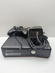 Microsoft Xbox 360 Slim 1439 250GB Matte Black w/ Cords & Controller Tested - Picture 1 of 8